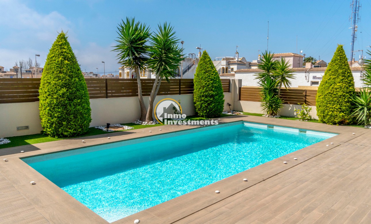 Resale - Villa - Torrevieja - Aguas Nuevas