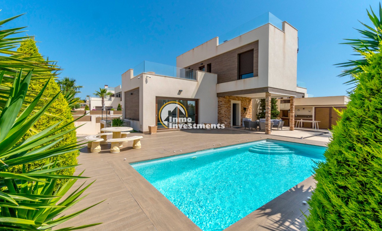 Resale - Villa - Torrevieja - Aguas Nuevas