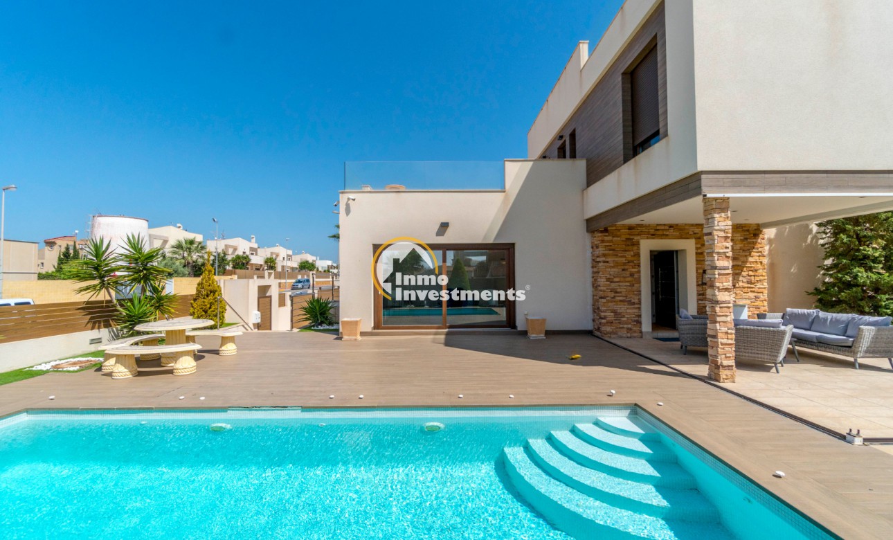 Resale - Villa - Torrevieja - Aguas Nuevas