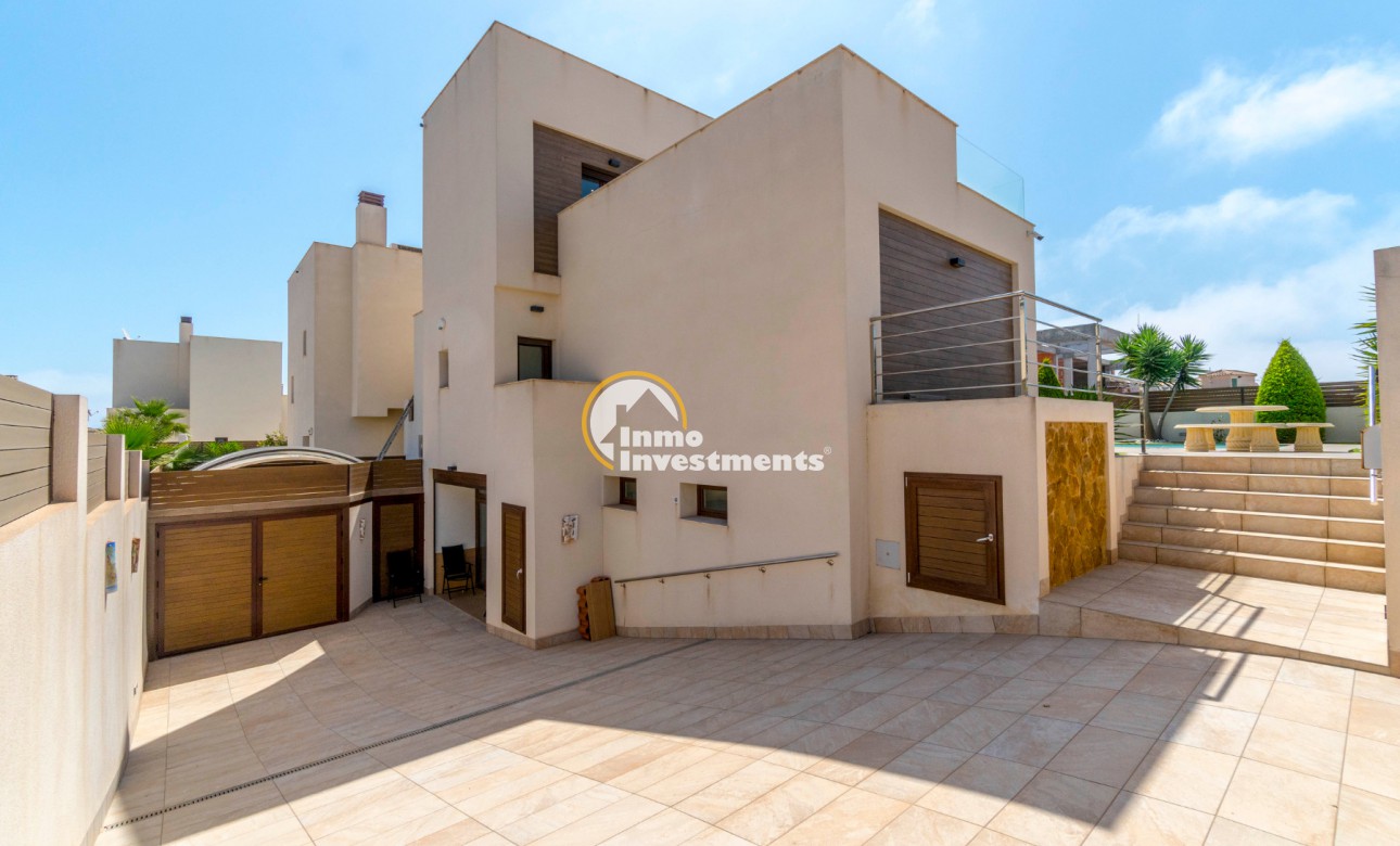 Resale - Villa - Torrevieja - Aguas Nuevas