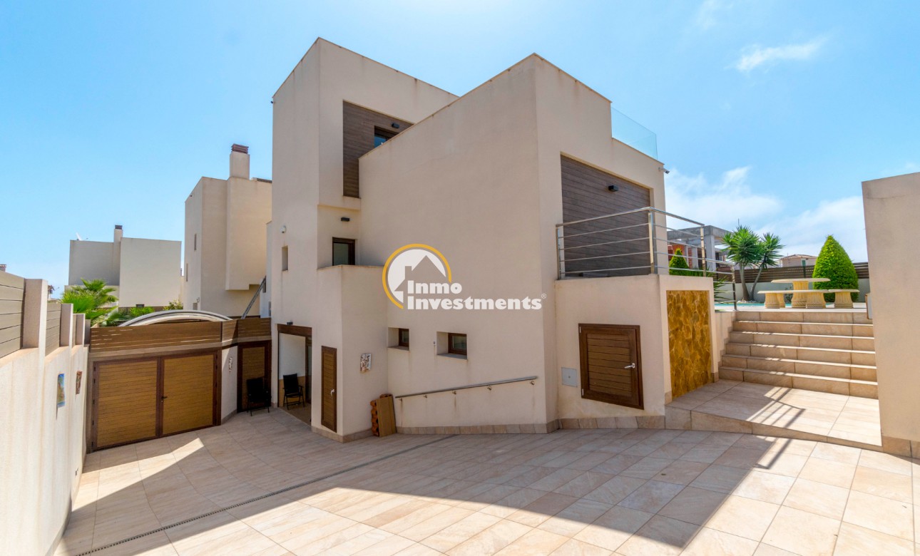 Resale - Villa - Torrevieja - Aguas Nuevas