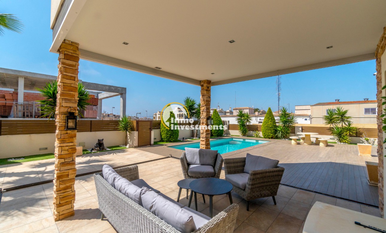 Resale - Villa - Torrevieja - Aguas Nuevas