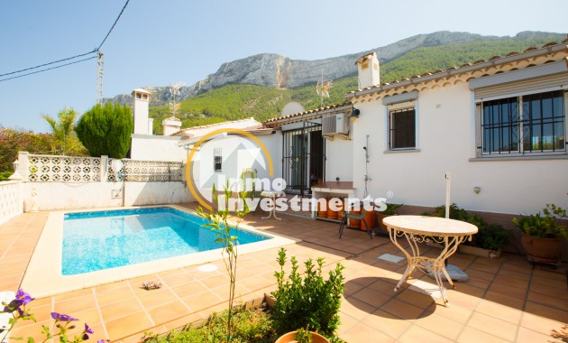 Villa till salu med privat simbassäng i Denia, Alicante, Spanien