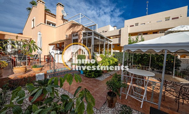 Resale - Villa - Playa Flamenca - Montilla