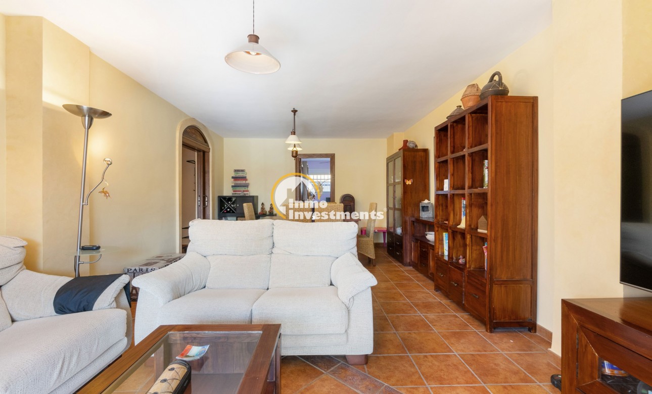 Resale - Apartment - Punta Prima - Beachside