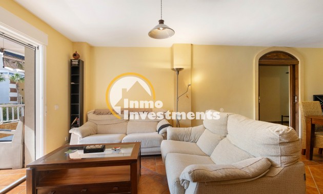 Resale - Apartment - Punta Prima - Beachside