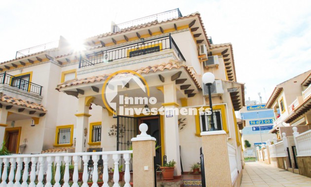 Inmobiliaria en venta en La Zenia, Orihuela Costa, España