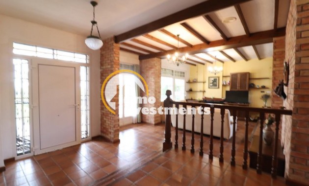 Resale - Villa - Mil Palmeras - Riomar