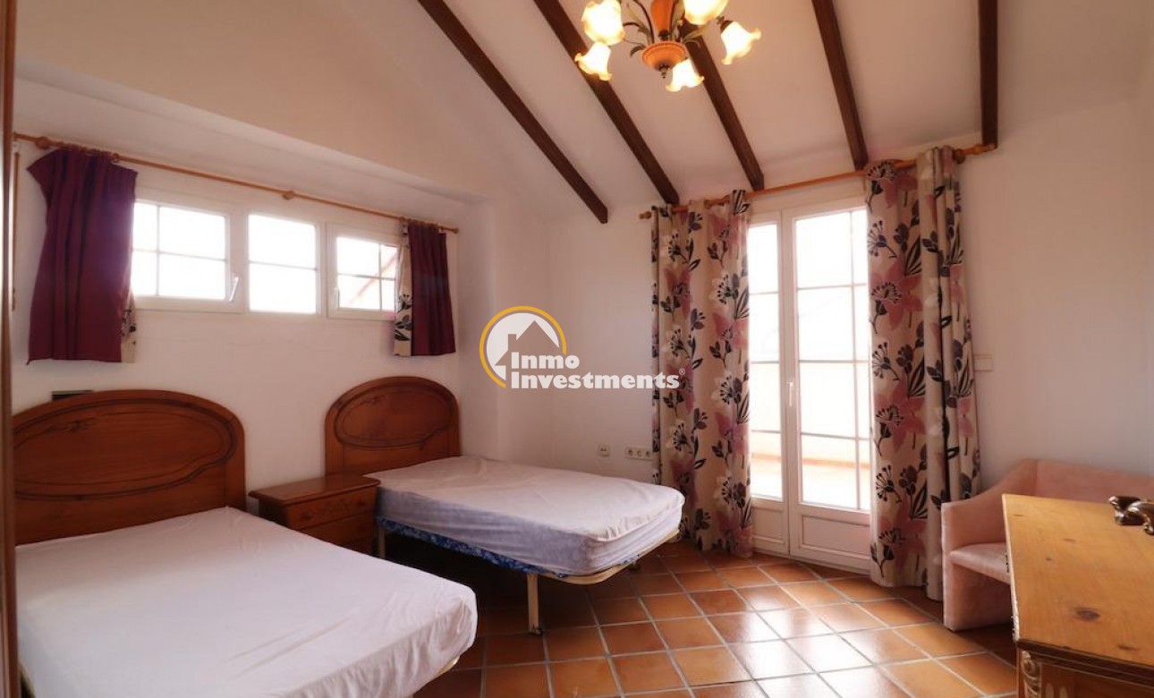 Resale - Villa - Mil Palmeras - Riomar