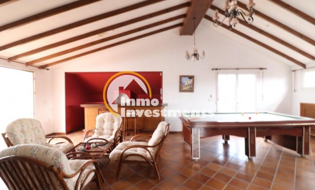 Resale - Villa - Mil Palmeras - Riomar