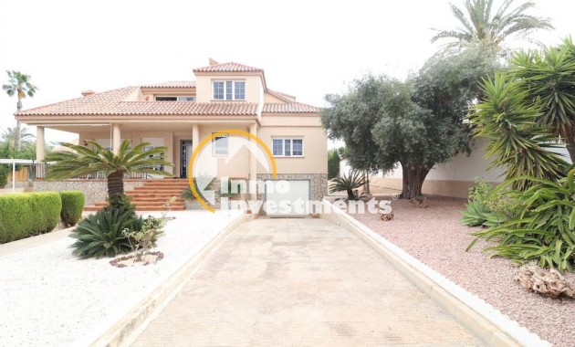 Resale - Villa - Mil Palmeras - Riomar