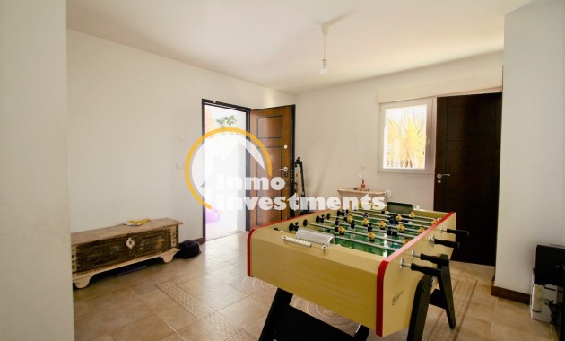 Resale - Villa - Quesada