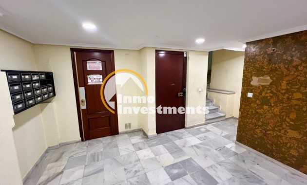 Resale - Apartment - Torrevieja - Centro