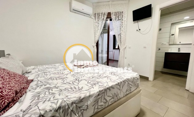 Resale - Apartment - Torrevieja - Centro