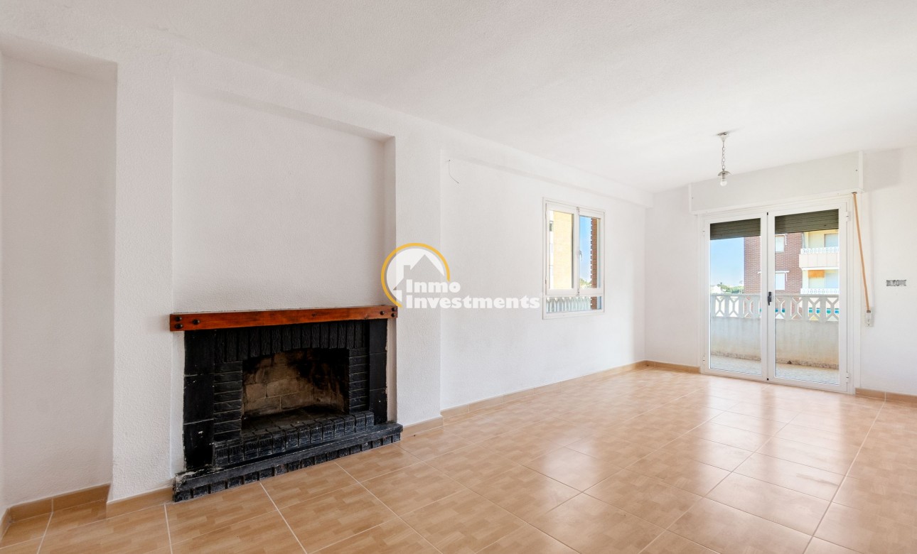 Resale - Apartment - Punta Prima - Beachside