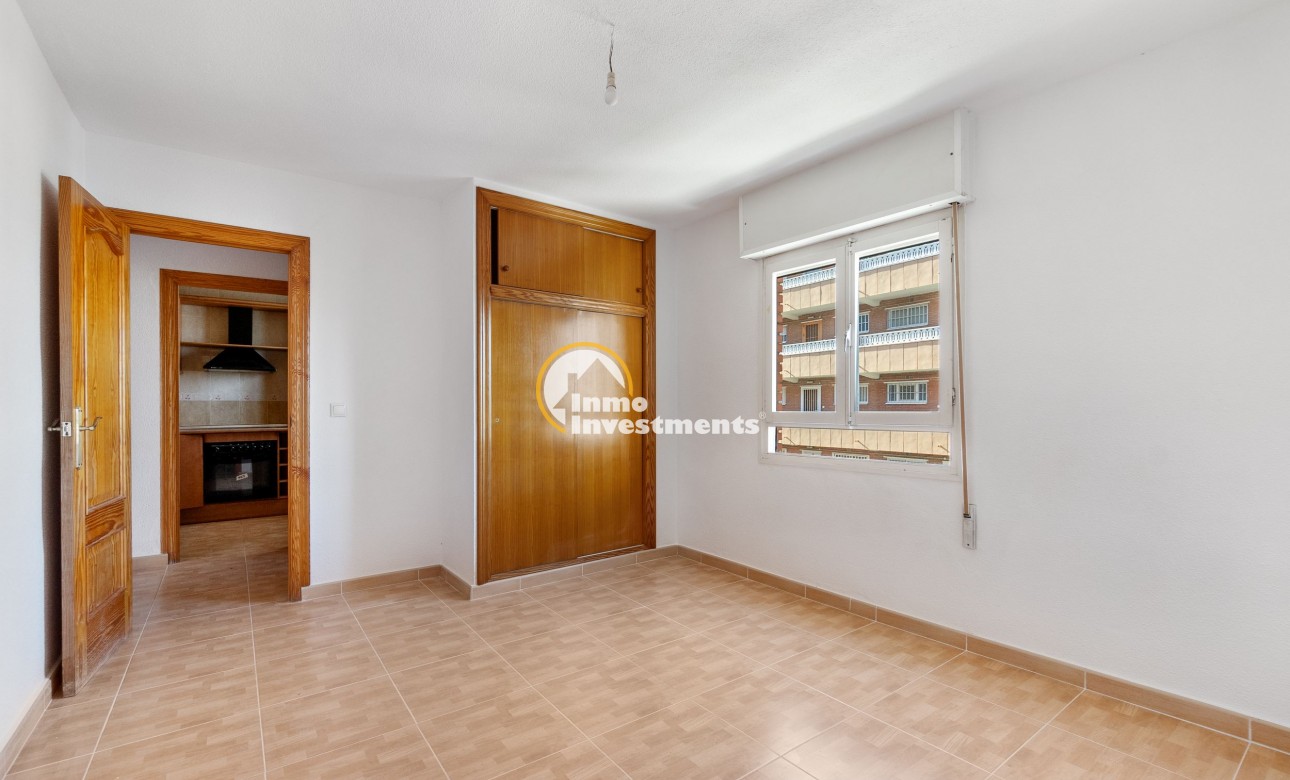 Resale - Apartment - Punta Prima - Beachside