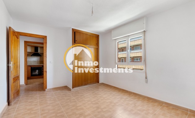 Resale - Apartment - Punta Prima - Beachside