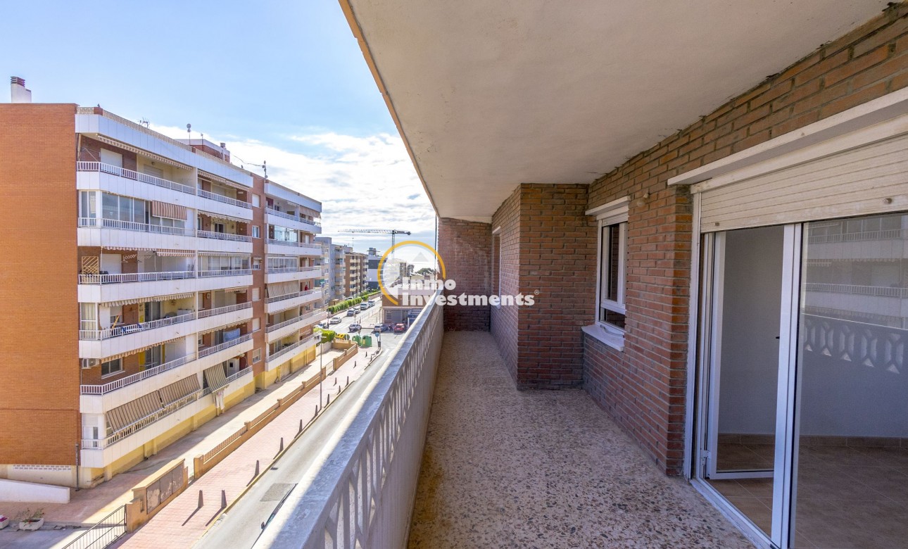 Resale - Apartment - Punta Prima - Beachside