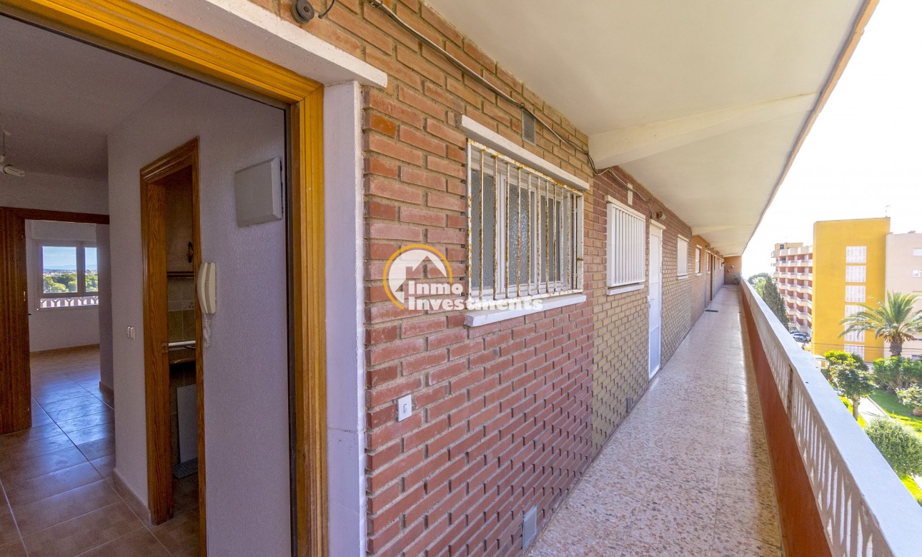 Resale - Apartment - Punta Prima - Beachside