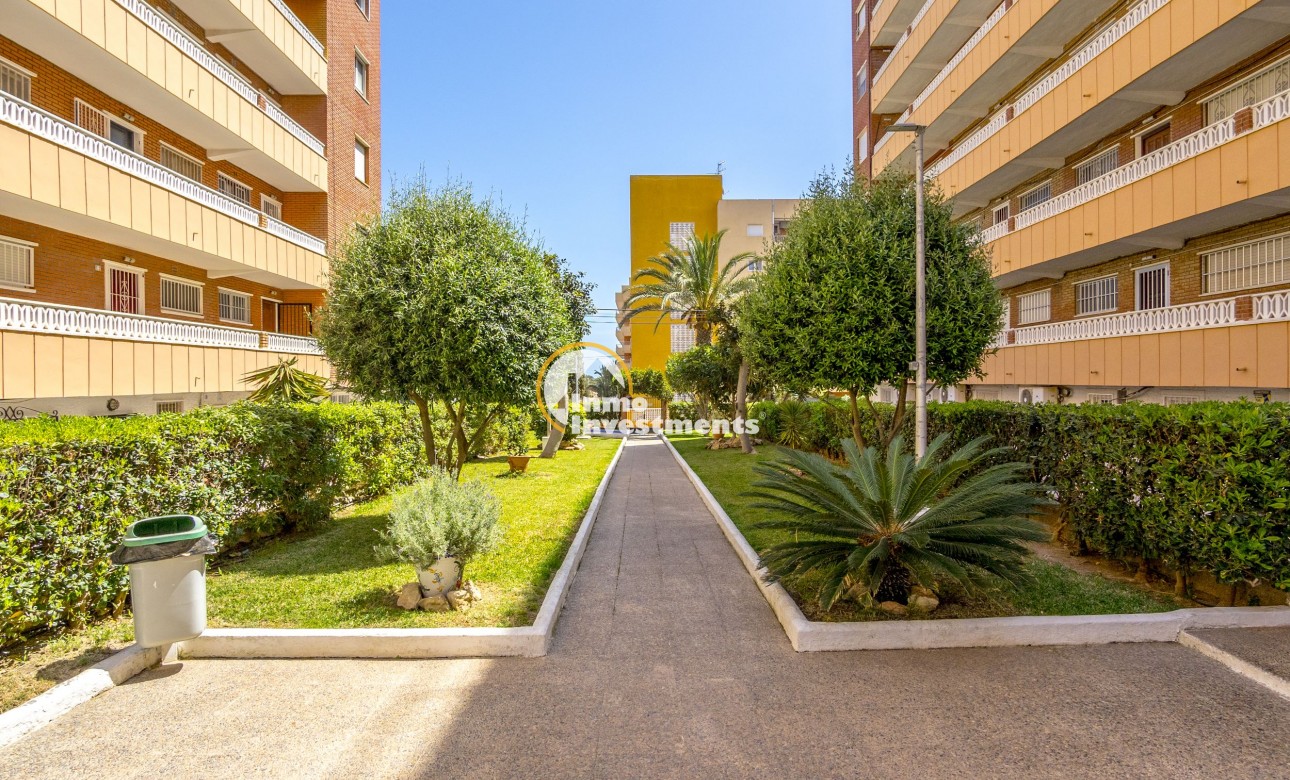 Resale - Apartment - Punta Prima - Beachside