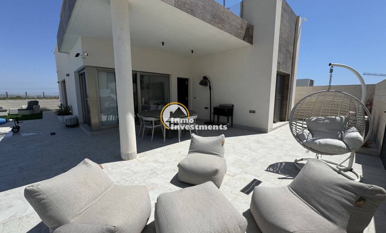 Resale - Villa - Villamartin