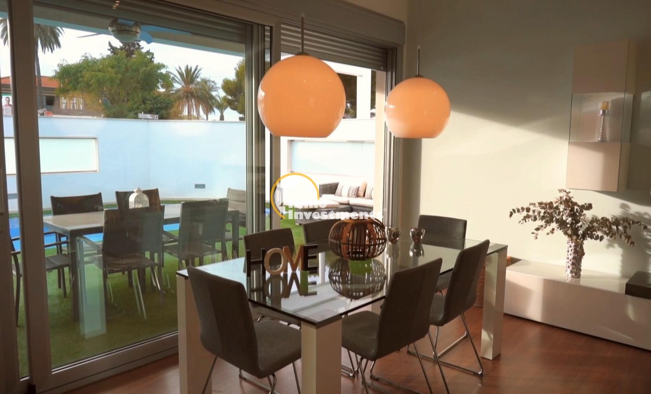 Gebrauchtimmobilien - Villa - Mil Palmeras - Strand