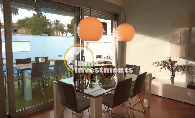 Gebrauchtimmobilien - Villa - Mil Palmeras - Strand