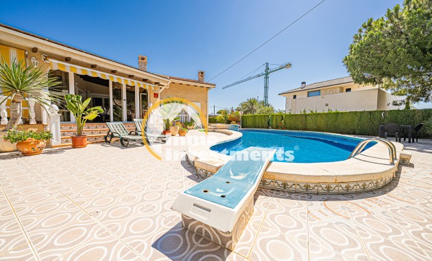 Resale - Villa - Cabo Roig - Beachside