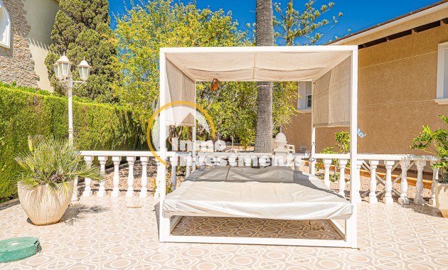 Resale - Villa - Cabo Roig - Beachside