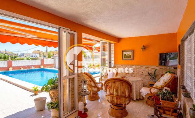 Resale - Villa - Cabo Roig - La Regia