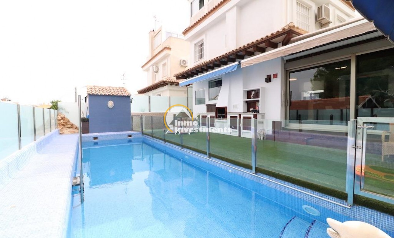 Resale - Villa - Orihuela Costa - Montezenia