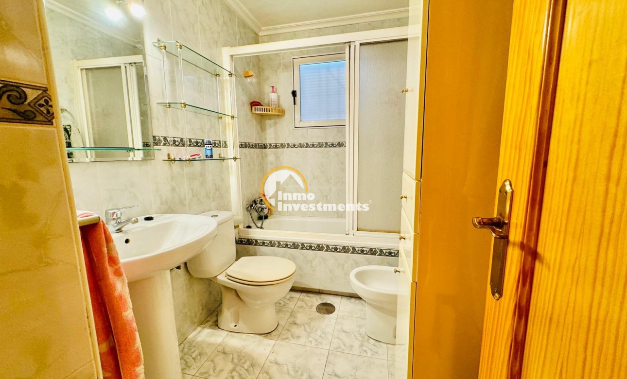 Resale - Apartment - Torrevieja - Playa del Acequion