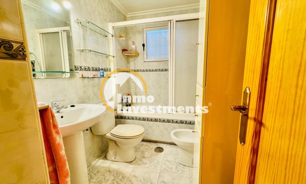 Resale - Apartment - Torrevieja - Playa del Acequion