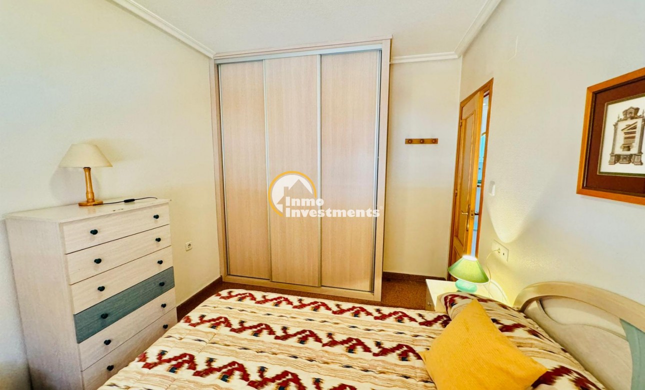 Resale - Apartment - Torrevieja - Playa del Acequion