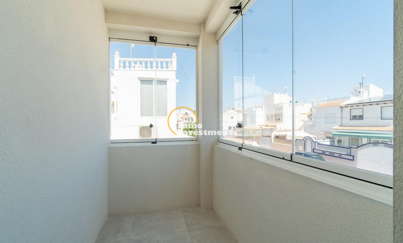 Resale - Semi detached villa - Torrevieja - Beach