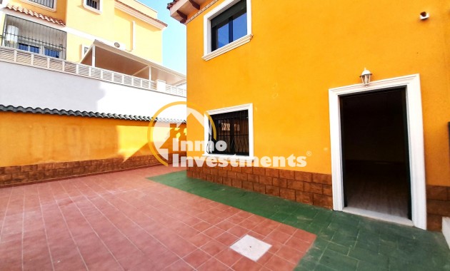 Resale - Townhouse / Semi-detached - Ciudad Quesada - Doña Pepa