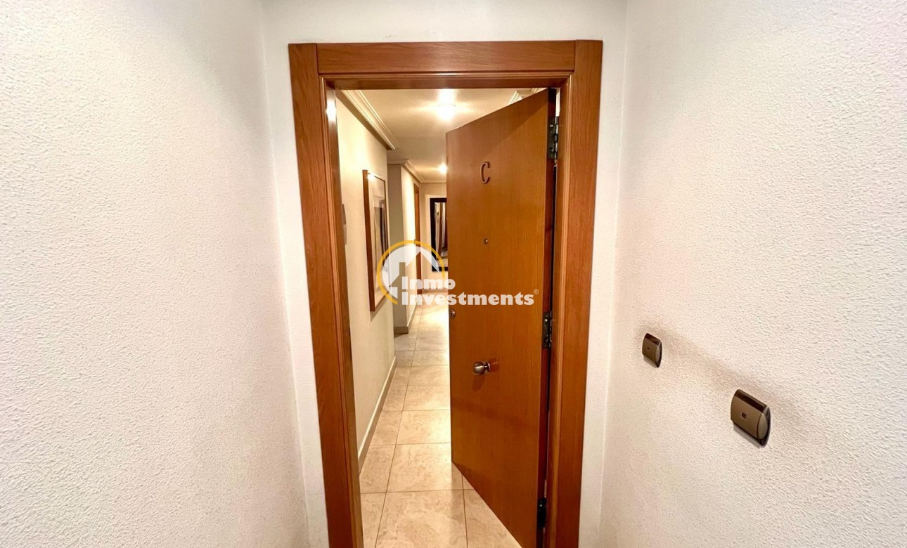 Resale - Apartment - Torrevieja - Puerto