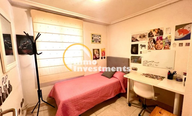 Resale - Apartment - Torrevieja - Puerto