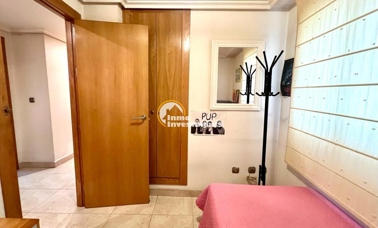 Resale - Apartment - Torrevieja - Puerto