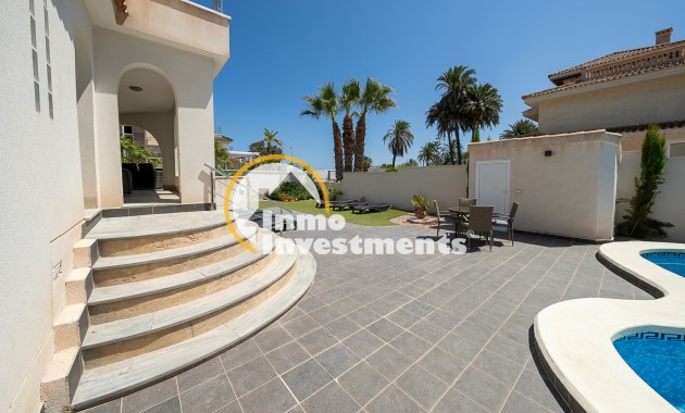 Resale - Villa - La Zenia - Beachside