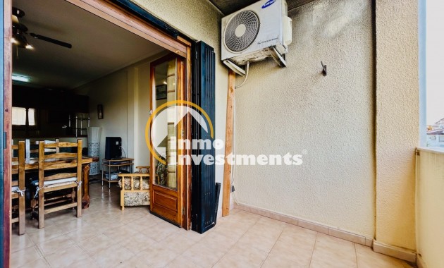 Resale - Apartment - Punta Prima - Beachside