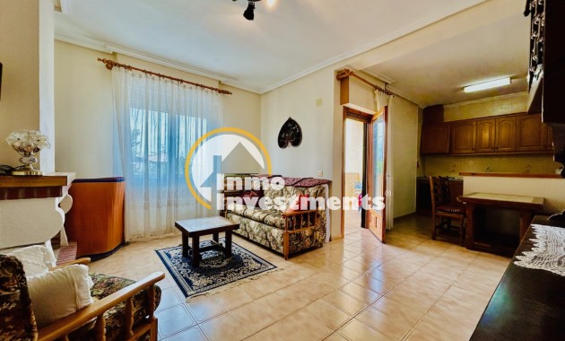 Resale - Apartment - Punta Prima - Beachside