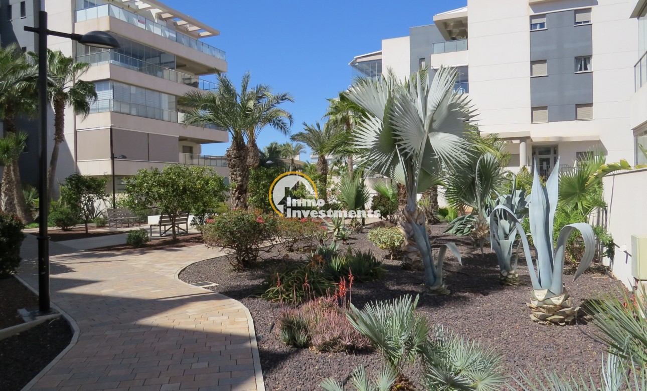 Resale - Apartment - Orihuela Costa - Villamartin