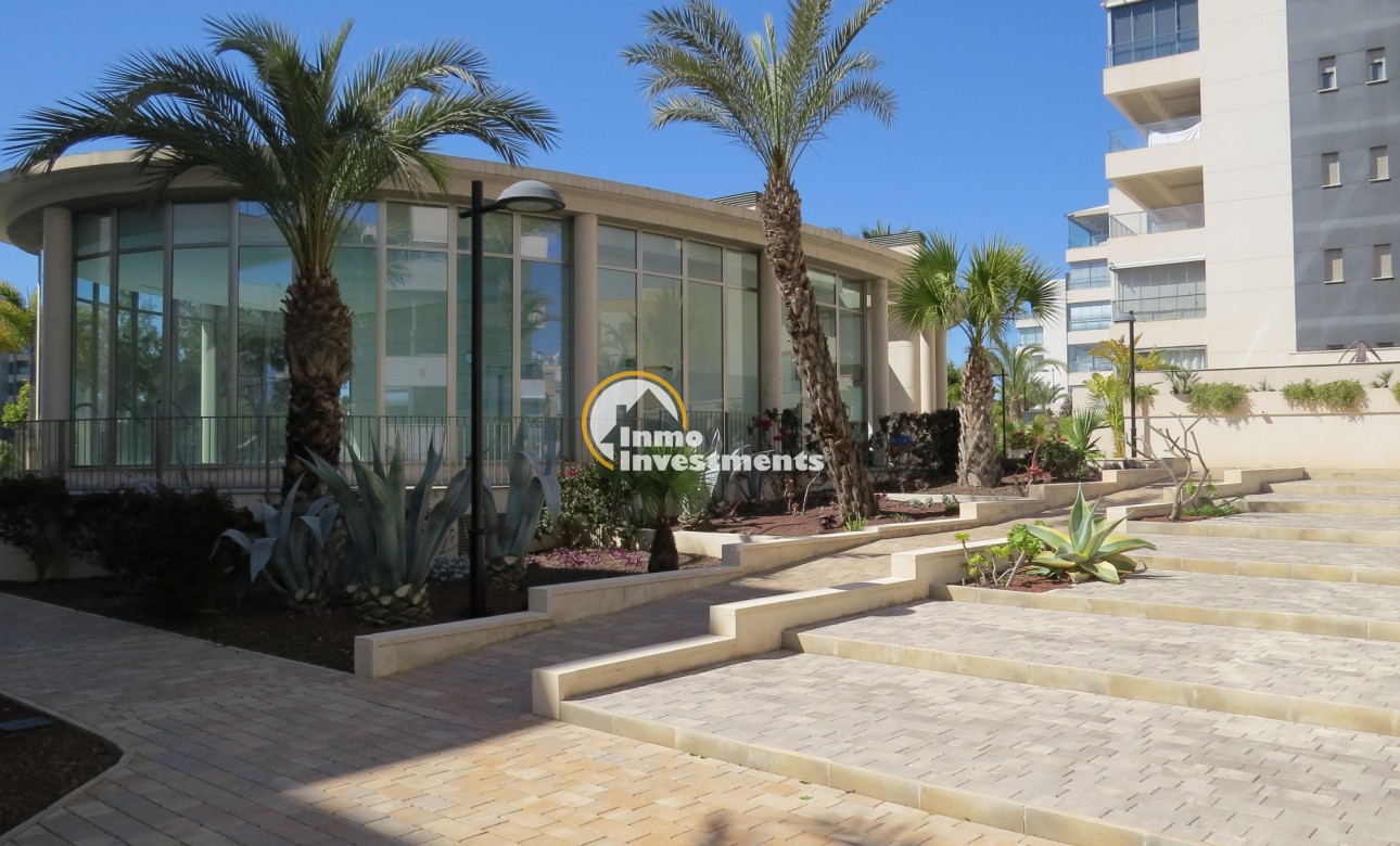 Resale - Apartment - Orihuela Costa - Villamartin