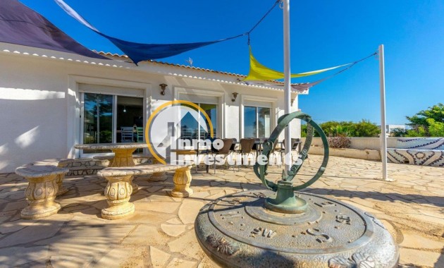 Resale - Villa - Playa Flamenca - Beachside