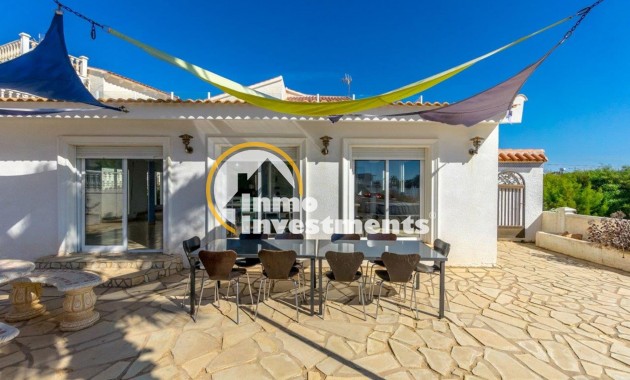 Resale - Villa - Playa Flamenca - Beachside