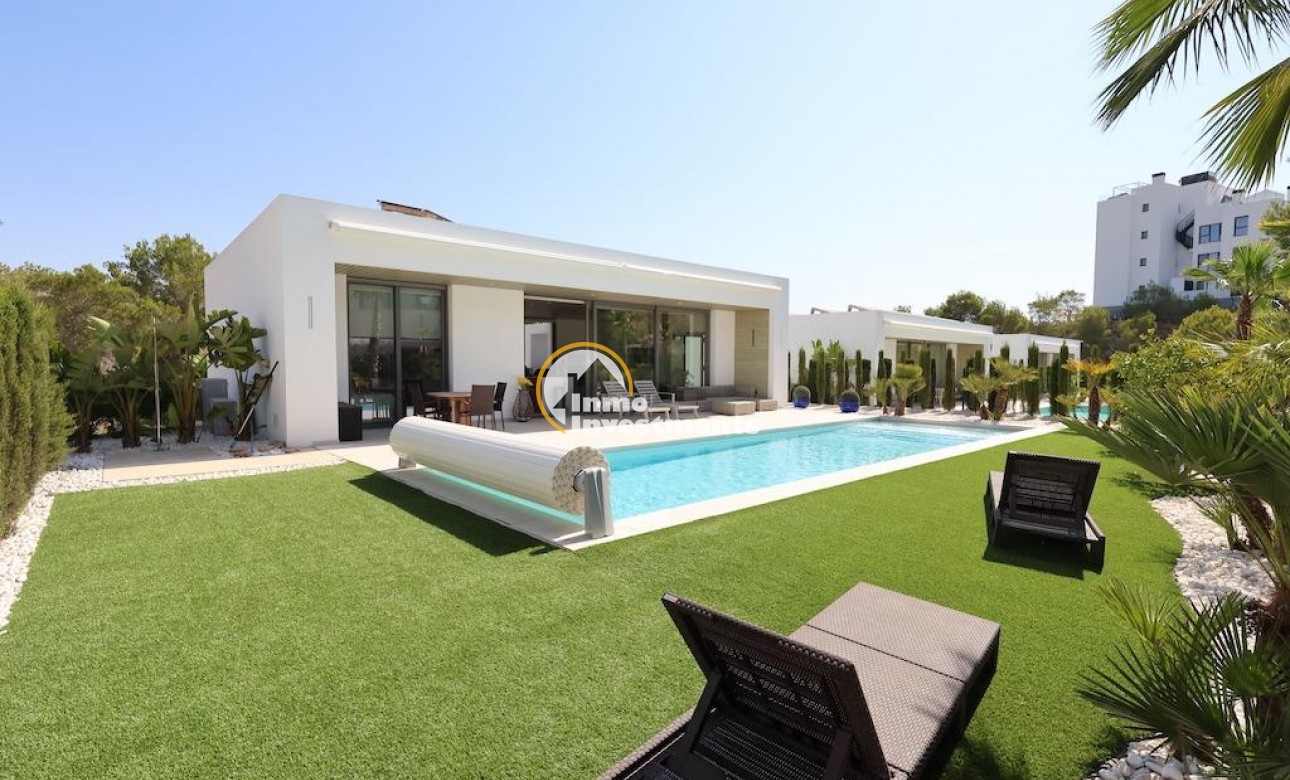 Resale - Villa - Orihuela Costa - Las Colinas