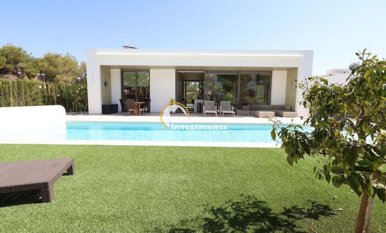 Resale - Villa - Orihuela Costa - Las Colinas