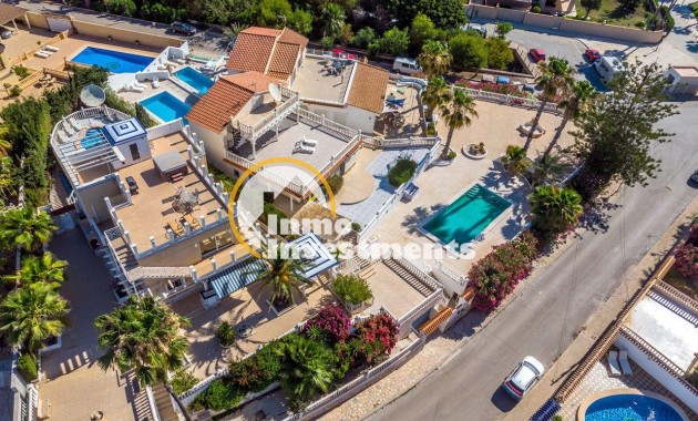 Resale - Villa - Playa Flamenca - Beachside