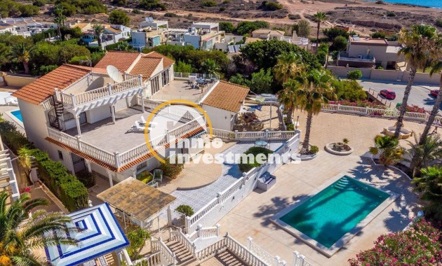 Resale - Villa - Playa Flamenca - Beachside